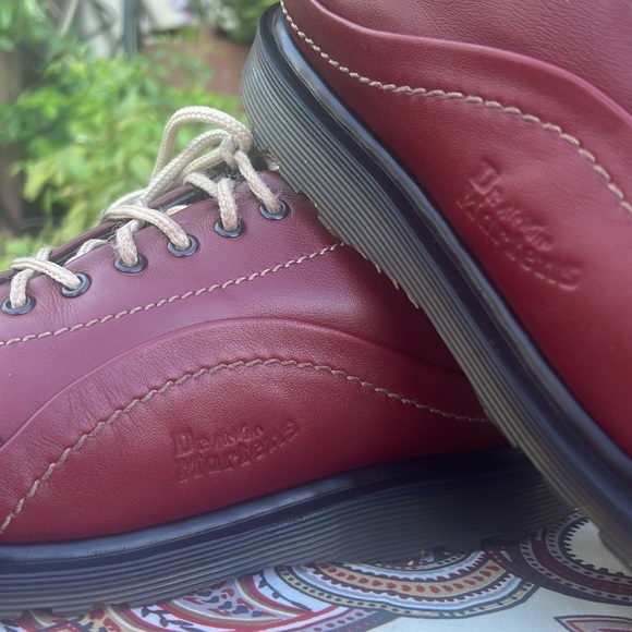 🏴󠁧󠁢󠁥󠁮󠁧󠁿 Vintage Dr. Martens MIE Red 7 Eye Casual Oxfords UK 5 - Picture 12 of 17